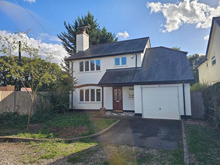 4 Bedroom Detached House To Rent In Chertsey Road, Chobham, GU24