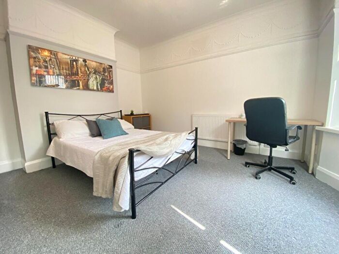 3 Bedroom Semi Detached House To Rent In Stile Common Road, Huddersfield, West Yorkshire, HD4