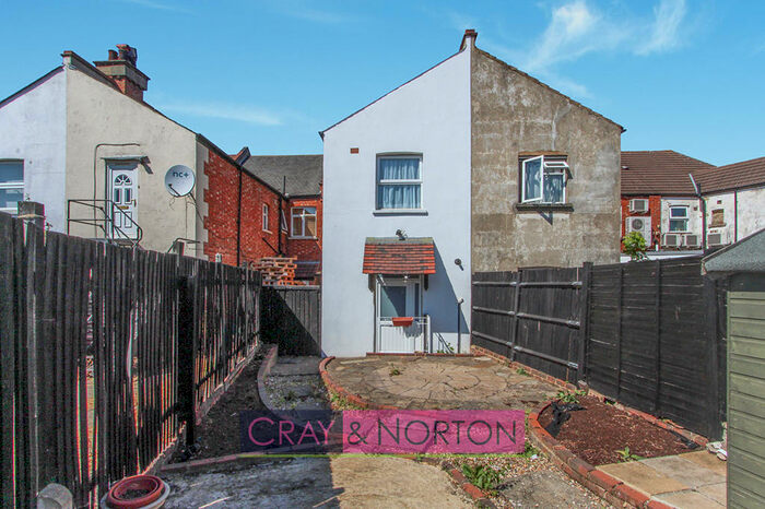 3 Bedroom Maisonette To Rent In Lower Addiscombe Road, Addiscombe, CR0