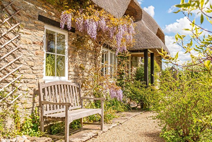 4 Bedroom Detached House For Sale In Sutton Benger, Chippenham, SN15
