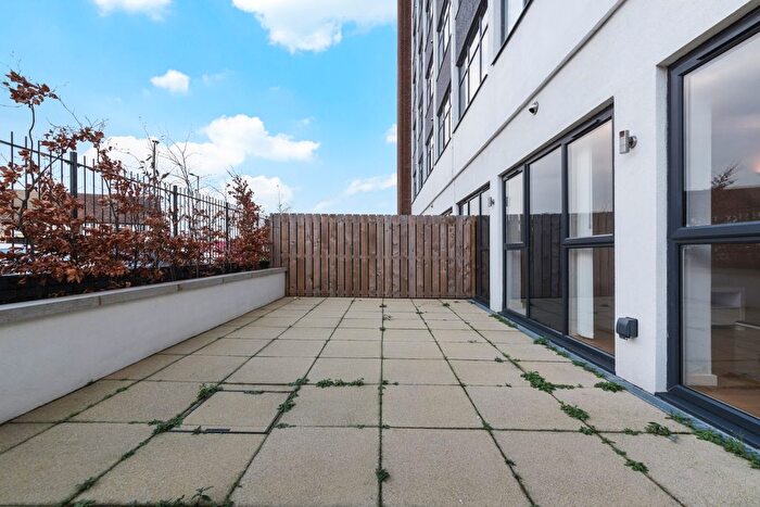 1 Bedroom Flat To Rent In Waddon House, Stafford Road, Waddon, Croydon, CR0