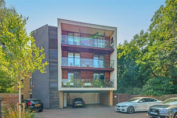 1 Bedroom Flat To Rent In Cromwell Road, Teddington, TW11