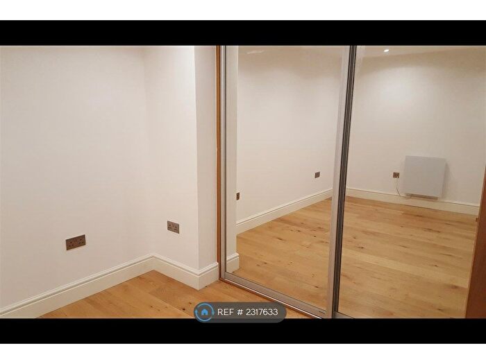 2 Bedroom Flat To Rent In Addington Road, South Croydon, CR2
