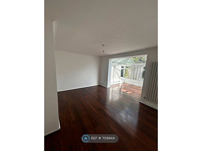 3 Bedroom Terraced House To Rent In Chalcombe Road, London, SE2