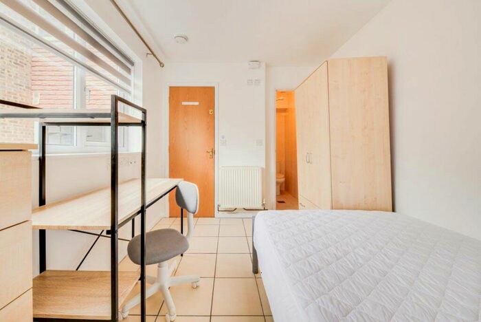 6 Bedroom House To Rent In Somner Close, Canterbury, CT2