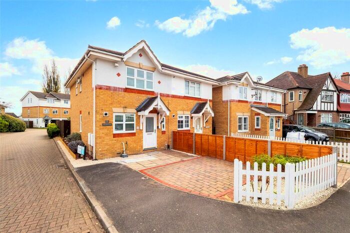 2 Bedroom Semi-Detached House To Rent In Hillview Road, Sutton, SM1