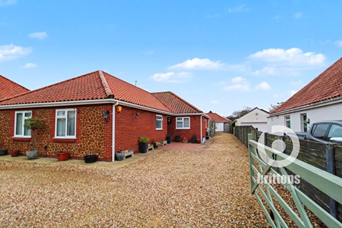 4 Bedroom Detached Bungalow For Sale In Modern Large Family Bungalow With Detached Annexe In Dersingham, PE31