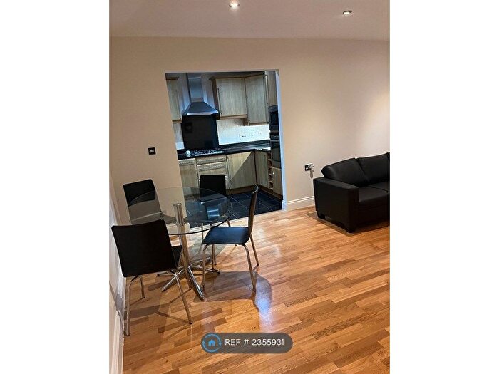 2 Bedroom Flat To Rent In Princess Park Manor, London, N11