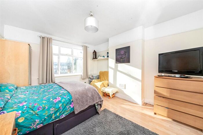 3 Bedroom Terraced House For Sale In Fairlands Avenue, Thornton Heath, CR7