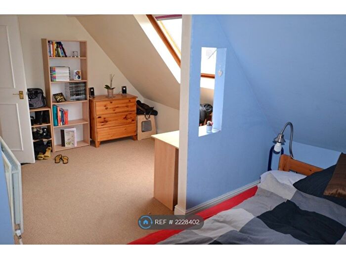 4 Bedroom Flat To Rent In Chatsworth Road, London, NW2