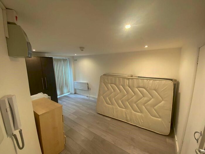 Studio To Rent In Marchmont Street, Holborn London, WC1N