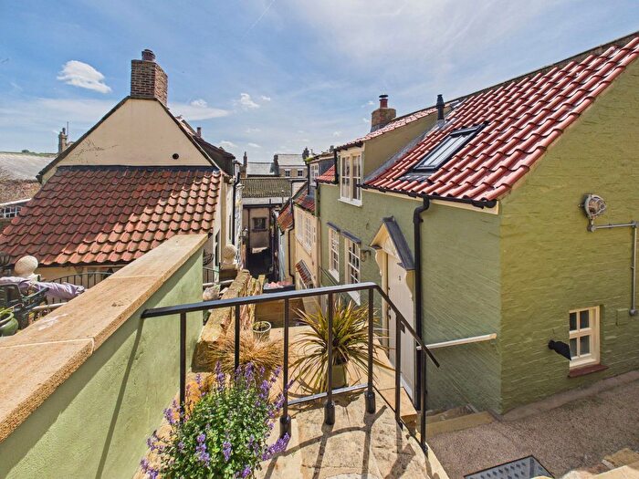2 Bedroom Cottage For Sale In Baxtergate, Whitby, YO21
