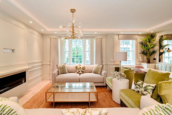 2 Bedroom Flat For Sale In New Cavendish Street, Marylebone, W1W
