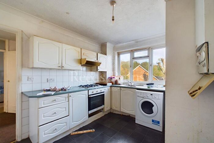 2 Bedroom Apartment For Sale In Stonewood, Bean, Dartford, Kent, DA2