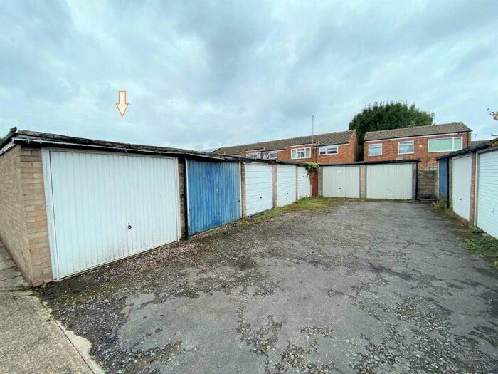 Garage / Parking To Rent In Teddington Close, Canterbury, CT1