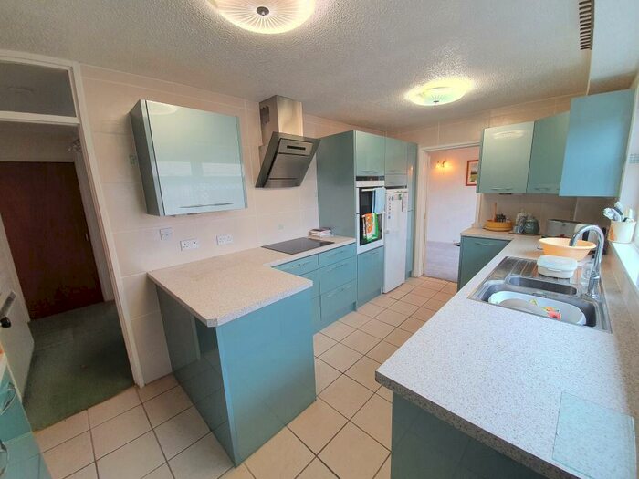 4 Bedroom House To Rent In Lee Chapel North, Basildon, SS15