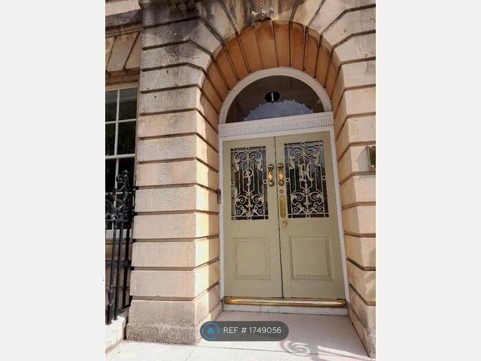 2 Bedroom Flat To Rent In Connaught Mansions, Bath, BA2