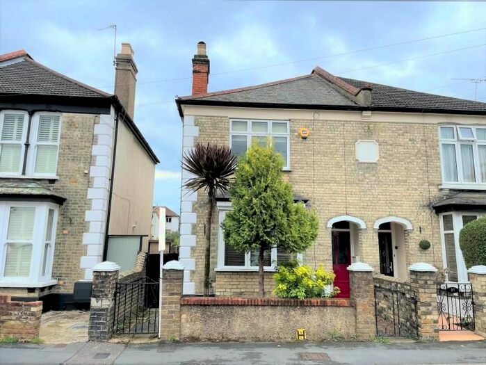 3 Bedroom Semi-Detached House To Rent In Richmond Road, Staines, TW18