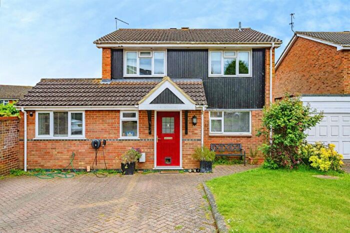 4 Bedroom Detached House For Sale In Harefield Place, St. Albans, AL4