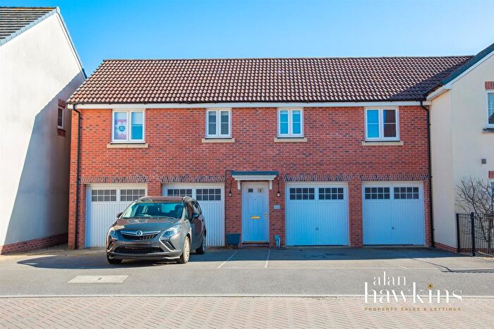 2 Bedroom Detached House For Sale In Buxton Way, Royal Wootton Bassett, Swindon, SN4
