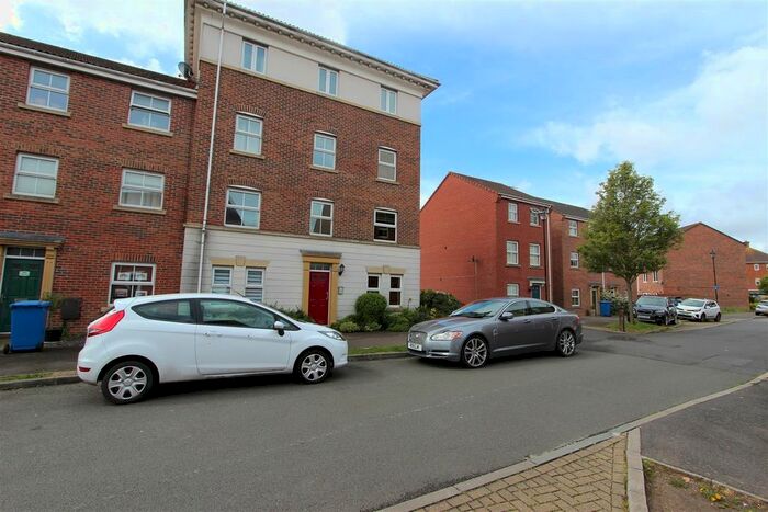 2 Bedroom Flat To Rent In Amethyst Drive, Sittingbourne ME10