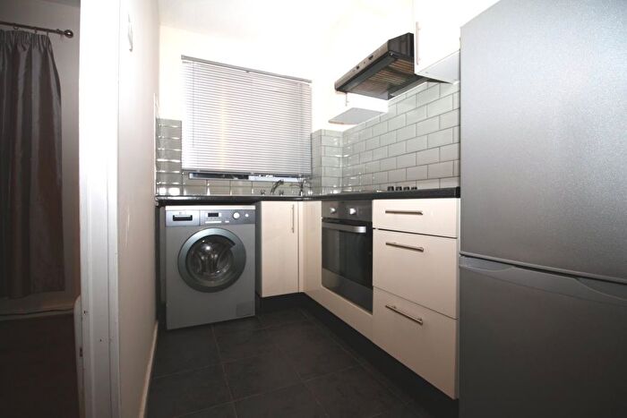 1 Bedroom Semi-Detached House To Rent In Greenford, Middlesex, UB6