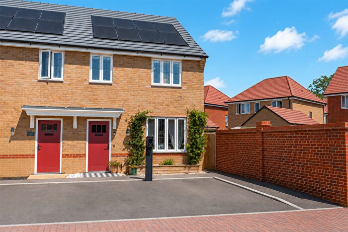 3 Bedroom Semi-Detached House For Sale In Martingale Grove, Arborfield Green, Reading, RG2