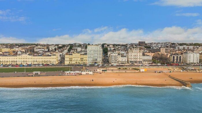 3 Bedroom Apartment To Rent In Kings Road, Brighton, BN1