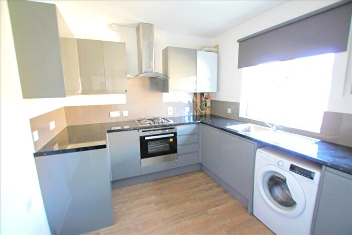 2 Bedroom Flat To Rent In Ruskin Road, Tottenham, London, N17