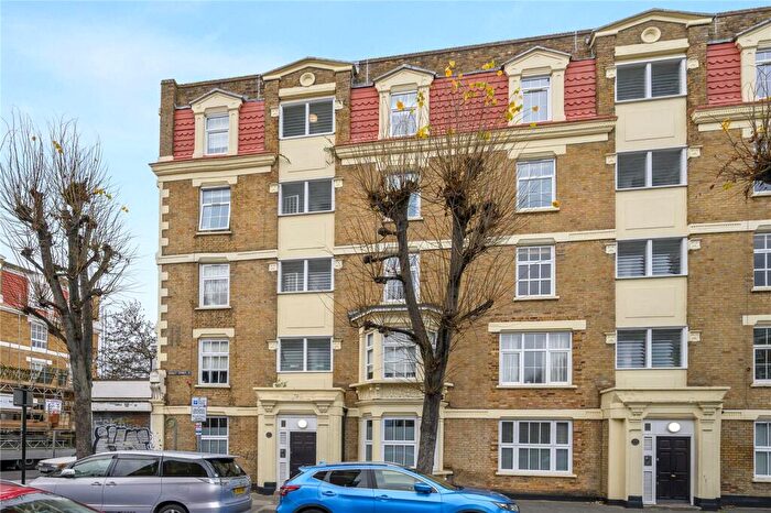 2 Bedroom Apartment For Sale In Ainsley Street, London, E2