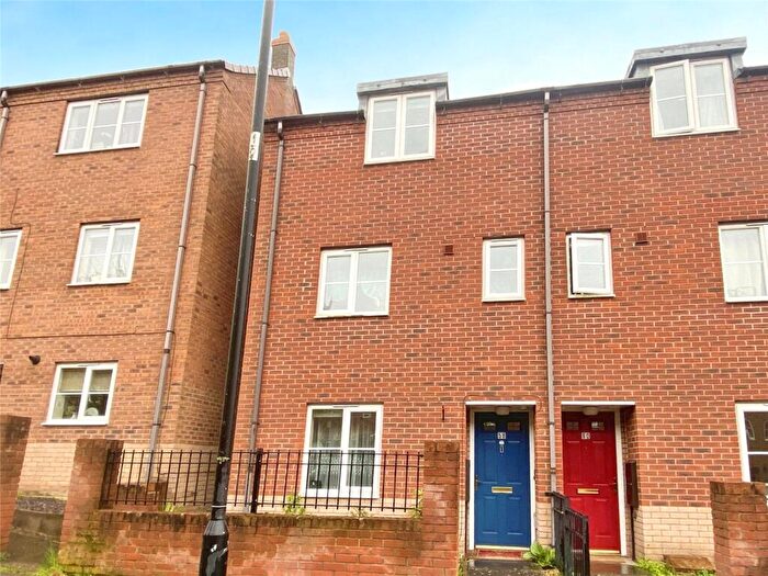 4 Bedroom House To Rent In Spruce Road, Nuneaton, Warwickshire, CV10