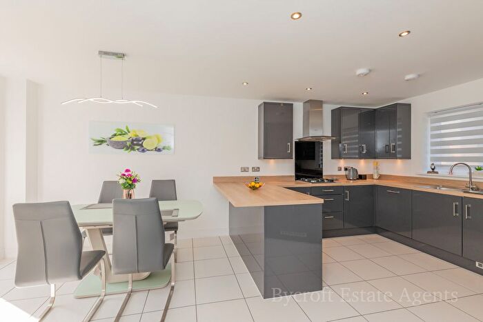 4 Bedroom Detached House For Sale In Grayling Close, Bradwell, NR31