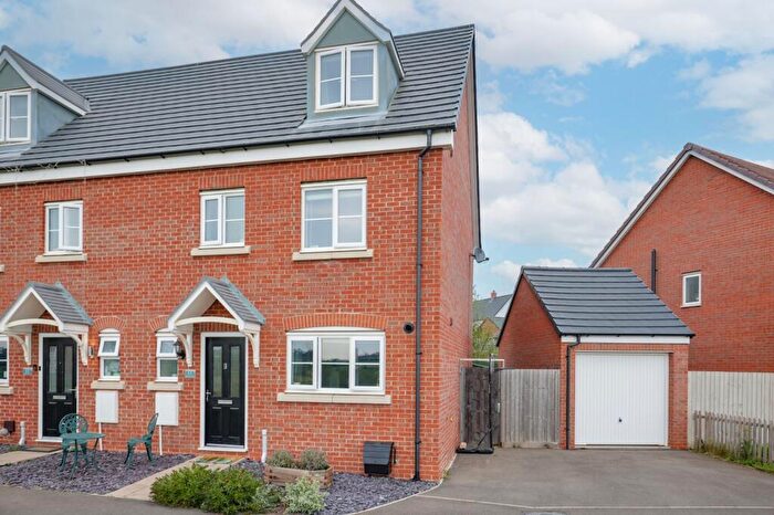 4 Bedroom Semi-Detached House For Sale In Antrobus Gardens, Bishops Tachbrook, Leamington Spa, Warwickshire, CV33
