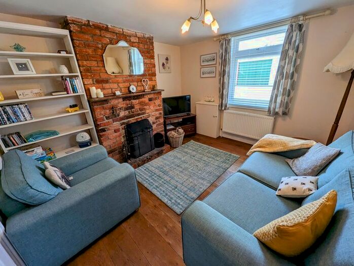 2 Bedroom Terraced House To Rent In Broadway, Sandown, PO36