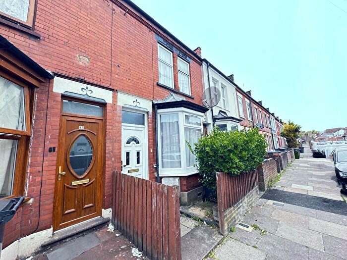 2 Bedroom Terraced House To Rent In Newcombe Road, Luton, Bedfordshire, LU1