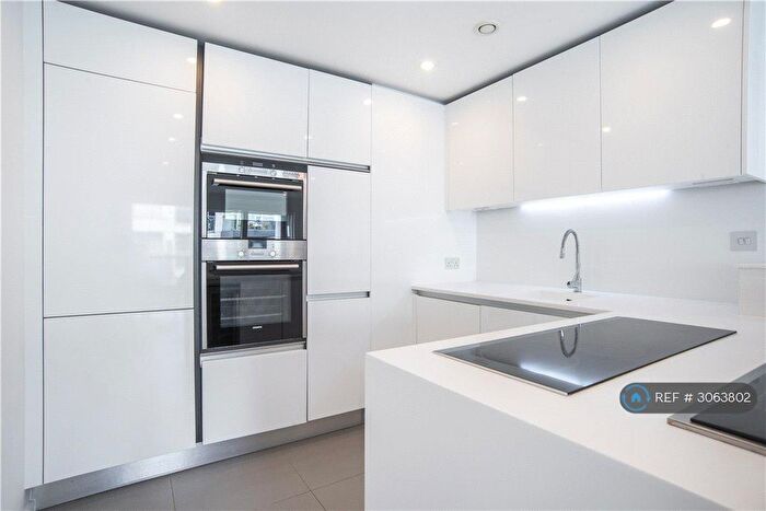 1 Bedroom Flat To Rent In Dance Square, London, EC1V