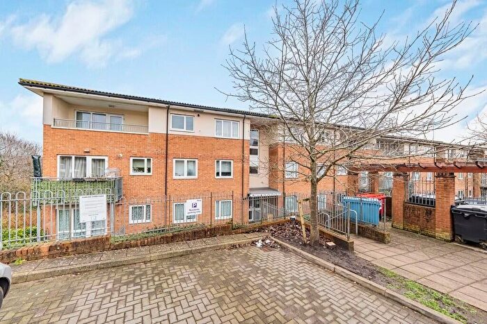 1 Bedroom Flat For Sale In Windrush Drive, High Wycombe, HP13