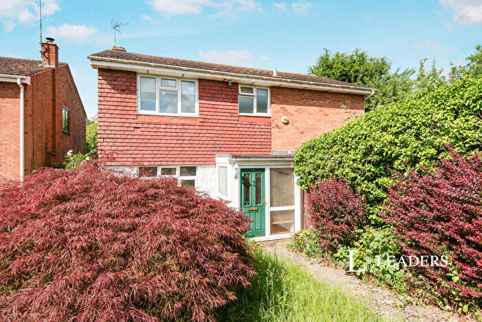 4 Bedroom Detached House To Rent In Whitehill Road, Hitchin, SG4