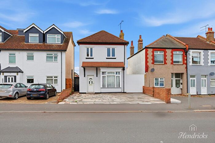 3 Bedroom Detached House For Sale In Hamstel Road, Southend-On-Sea, SS2