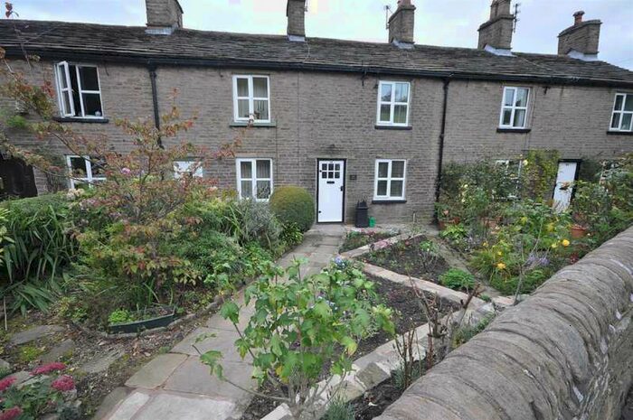 2 Bedroom House To Rent In 56 Rainow Roadmacclesfieldcheshire, SK10