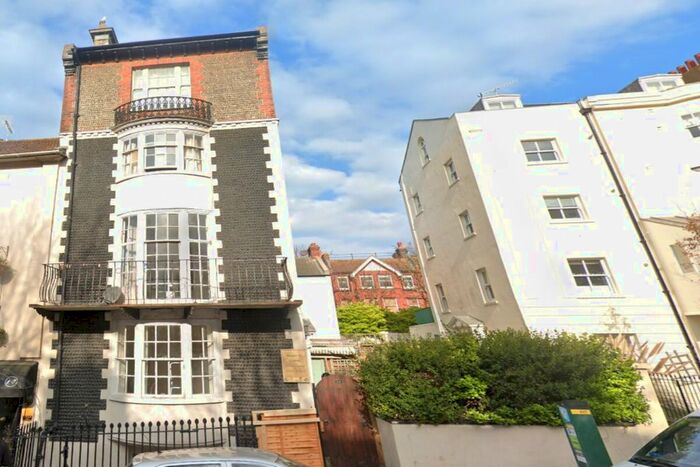 Studio To Rent In Upper Rock Gardens, Brighton, BN2