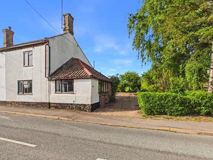 2 Bedroom Cottage For Sale In West Way, Wimbotsham, King's Lynn, PE34