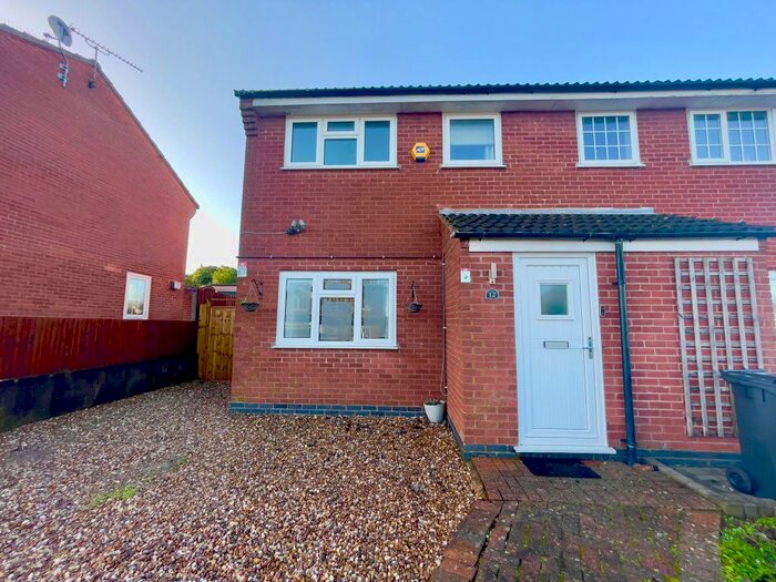 3 Bedroom Semi-Detached House To Rent In Ludlow Close, Oadby, Leicester, LE2