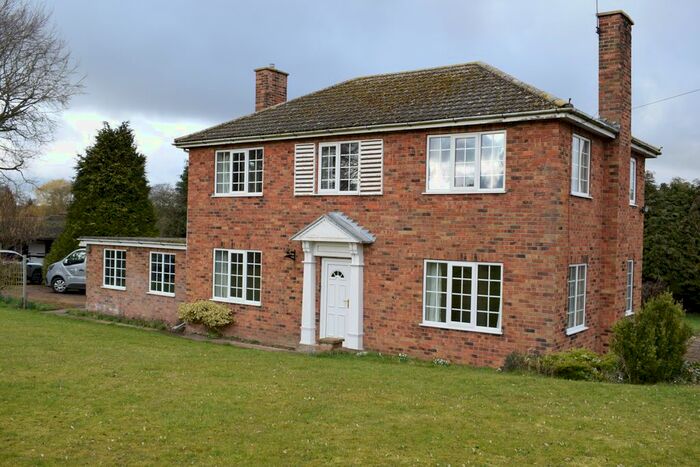 4 Bedroom Detached House For Sale In Louth Road, Binbrook, LN8