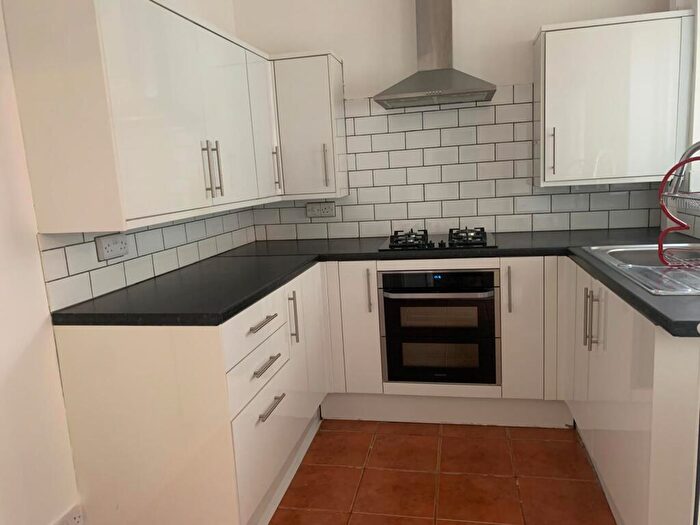2 Bedroom House To Rent In Sheffield Road, Chesterfield, S41