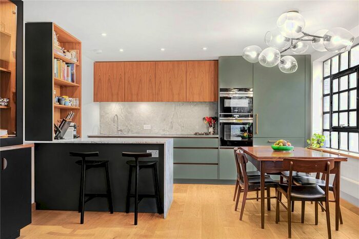 3 Bedroom End Of Terrace House To Rent In Brunswick Place, Shoreditch, London, N1