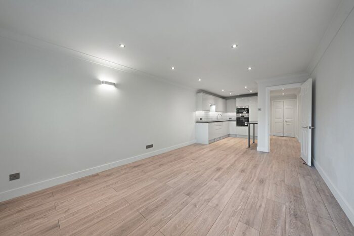 1 Bedroom Flat To Rent In High Road, London, N20