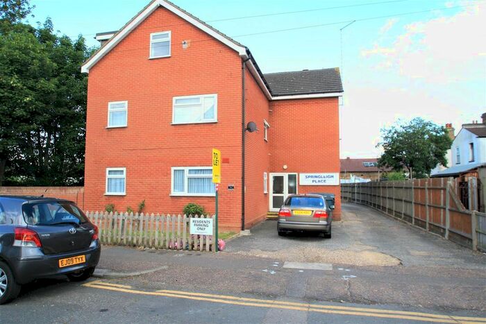 3 Bedroom Flat To Rent In Springfield Drive, Westcliff-On-Sea, SS0