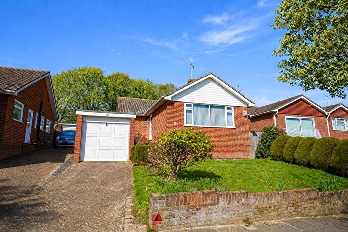 3 Bedroom Detached Bungalow For Sale In Park Avenue, Hastings, TN34