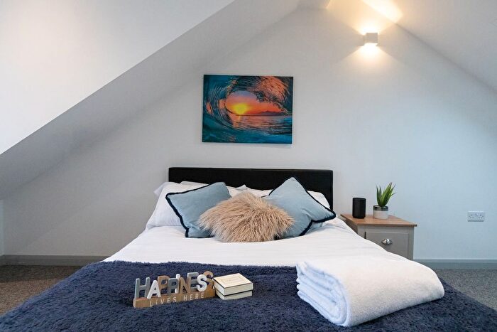 1 Bedroom Flat To Rent In Market Street, Watford, WD18